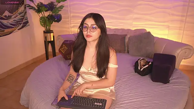 Snapshot of Dear_Morgan chatting on December 13, 10:23 pm Dear Morgan online show from December 13, 10:23 pm