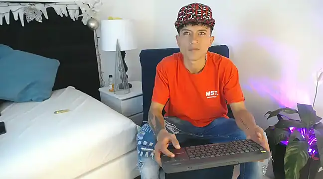 Edward Milleer online show from December 23, 3:12 pm