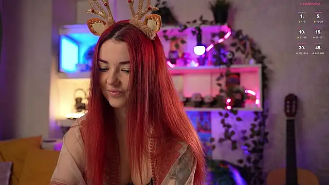 Snapshot of Charmings_054 chatting on December 20, 4:04 pm Charmings 054 online show from December 20, 4:04 pm