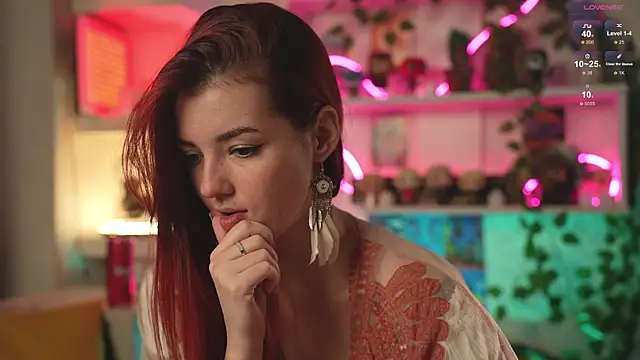 Snapshot of Charmings_054 chatting on February 9, 5:22 pm Charmings 054 online show from February 9, 5:22 pm