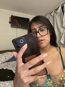 AleFantasy0001 online show from November 12, 4:24 am