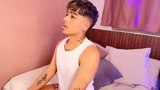 kiing azahell online show from October 18, 5:21 am