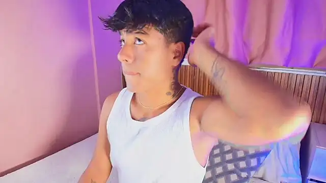 kiing azahell online show from April 4, 2:21 am