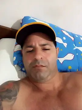 Snapshot of Marciogrei chatting on February 27, 12:10 am Marciogrei online show from February 27, 12:10 am