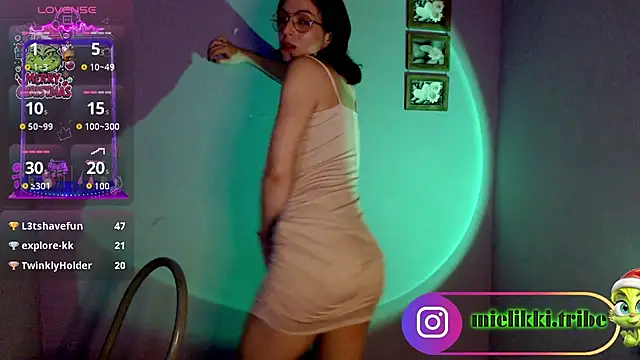 Snapshot of mielikki001 chatting on January 1, 8:45 am mielikki001 online show from January 1, 8:45 am