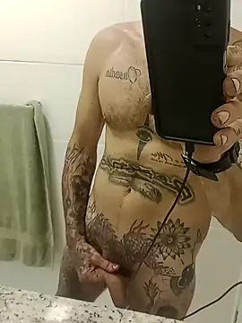 Snapshot of rolesexy chatting on January 29, 12:01 am rolesexy online show from January 29, 12:01 am