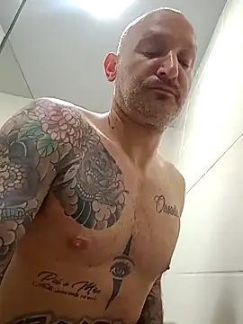 Snapshot of rolesexy chatting on November 17, 2:39 am rolesexy online show from November 17, 2:39 am