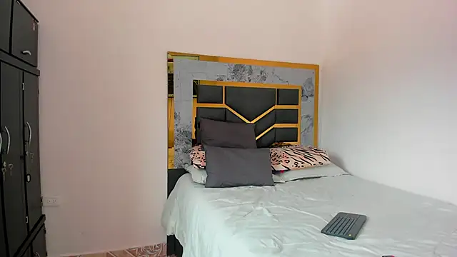 MattDevon online show from October 15, 6:08 pm