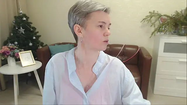 Snapshot of Cutie_Erikaa1 chatting on December 22, 3:22 am Cutie Erikaa1 online show from December 22, 3:22 am