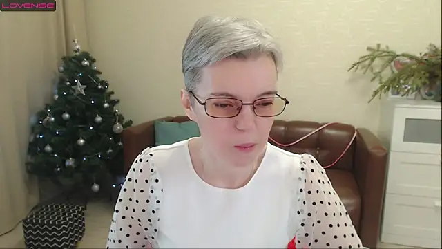 Snapshot of Cutie_Erikaa1 chatting on December 25, 2:35 am Cutie Erikaa1 online show from December 25, 2:35 am