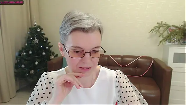 Snapshot of Cutie_Erikaa1 chatting on December 25, 5:37 am Cutie Erikaa1 online show from December 25, 5:37 am