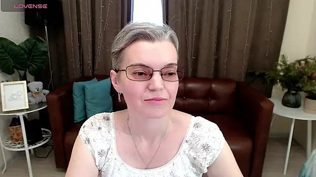 Snapshot of Cutie_Erikaa1 chatting on January 4, 8:39 am Cutie Erikaa1 online show from January 4, 8:39 am