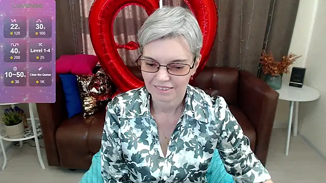 Snapshot of Cutie_Erikaa1 chatting on February 10, 8:42 am Cutie Erikaa1 online show from February 10, 8:42 am