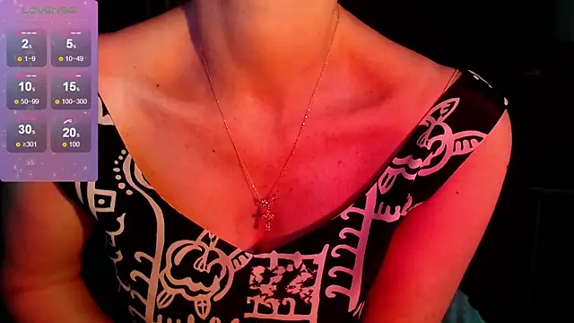 Snapshot of Cutie_Erikaa1 chatting on February 15, 8:44 am Cutie Erikaa1 online show from February 15, 8:44 am