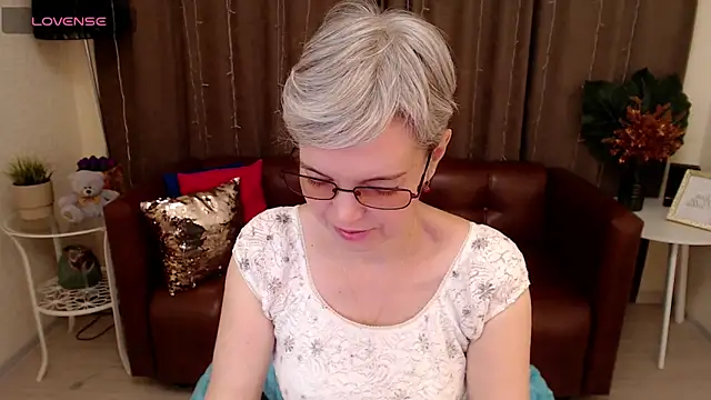 Snapshot of Cutie_Erikaa1 chatting on March 1, 2:37 am Cutie Erikaa1 online show from March 1, 2:37 am