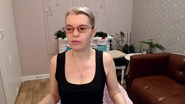 Cutie Erikaa1 online show from January 9, 2:25 am