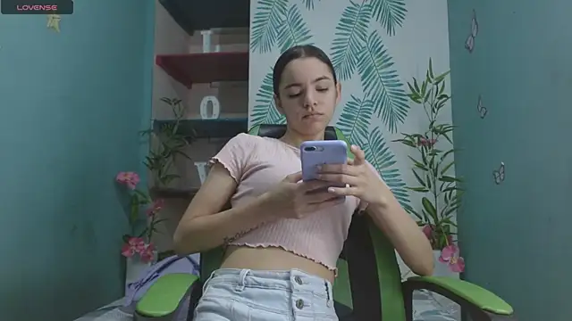 Mia-kalinfa online show from December 30, 12:20 pm