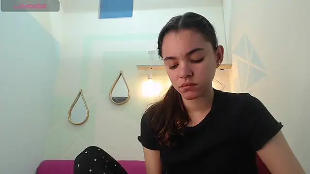 Mia-kalinfa online show from February 4, 6:27 pm