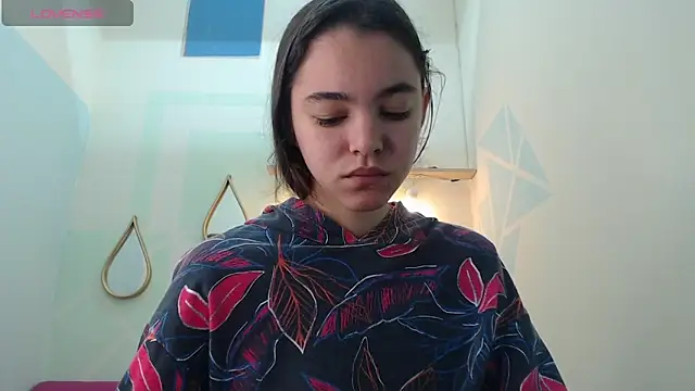 Mia-kalinfa online show from March 10, 1:21 pm