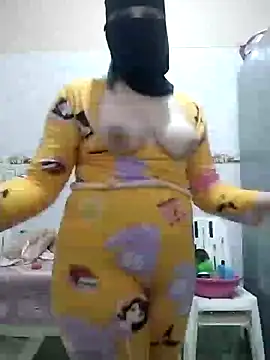 Snapshot of nadageorge chatting on December 10, 7:54 pm nadageorge online show from December 10, 7:54 pm