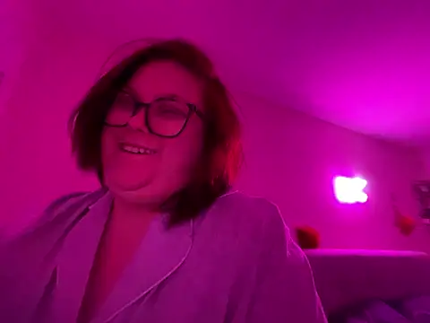 Snapshot of Tallulah-mae-xoxox chatting on February 4, 10:02 pm Tallulah-mae-xoxox online show from February 4, 10:02 pm