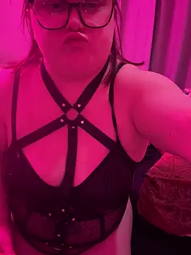 Snapshot of Tallulah-mae-xoxox chatting on February 10, 11:02 pm Tallulah-mae-xoxox online show from February 10, 11:02 pm