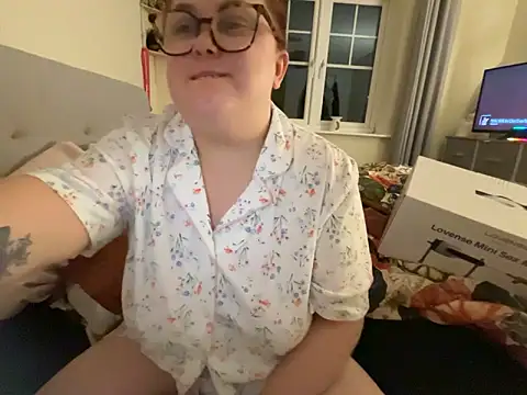 Snapshot of Tallulah-mae-xoxox chatting on March 13, 11:05 pm Tallulah-mae-xoxox online show from March 13, 11:05 pm