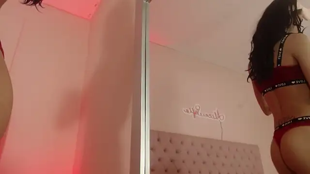 Snapshot of alice_sofia chatting on November 2, 1:13 pm alice sofia online show from November 2, 1:13 pm