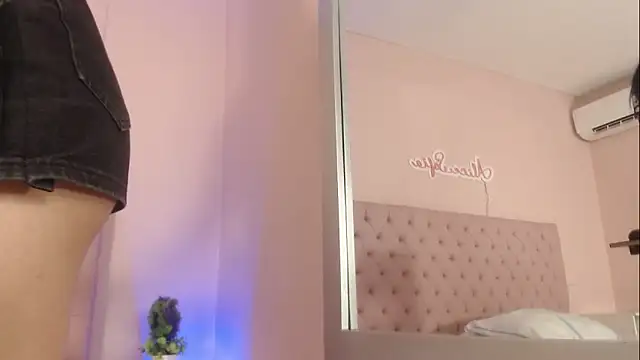 Snapshot of alice_sofia chatting on November 19, 1:44 pm alice sofia online show from November 19, 1:44 pm