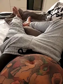 Snapshot of tattooedtwc chatting on October 2, 7:21 pm tattooedtwc online show from October 2, 7:21 pm