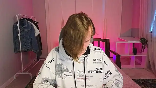 nikompell online show from March 18, 3:09 am