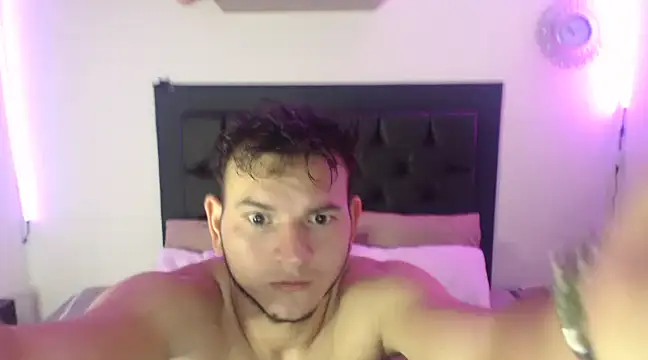 Latin Boy24 online show from March 14, 6:29 pm