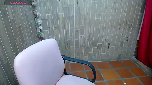 solyeria online show from December 5, 3:48 am