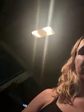 Snapshot of Bia_sexynovaes chatting on March 3, 12:15 am Bia sexynovaes online show from March 3, 12:15 am