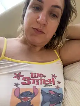 Snapshot of Bia_sexynovaes chatting on November 23, 11:43 am Bia sexynovaes online show from November 23, 11:43 am