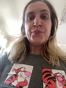 Snapshot of Bia_sexynovaes chatting on February 10, 5:17 pm Bia sexynovaes online show from February 10, 5:17 pm