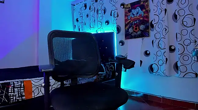 Giomar Reyes online show from December 6, 5:42 am