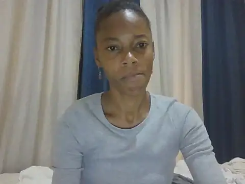 Snapshot of adele-33 chatting on February 13, 7:32 pm adele-33 online show from February 13, 7:32 pm