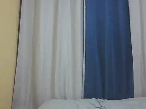 Snapshot of adele-33 chatting on February 20, 11:05 pm adele-33 online show from February 20, 11:05 pm