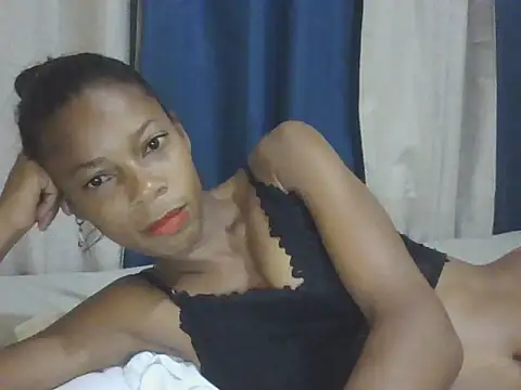 Snapshot of adele-33 chatting on February 24, 2:31 am adele-33 online show from February 24, 2:31 am