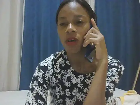 Snapshot of adele-33 chatting on March 2, 2:25 am adele-33 online show from March 2, 2:25 am