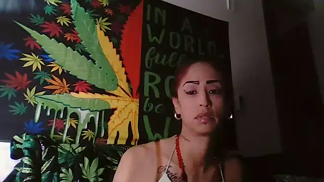 SexiiiMexiii online show from December 3, 5:45 pm