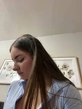 imlindapink online show from January 21, 6:12 pm