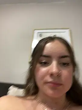 imlindapink online show from January 24, 7:18 pm