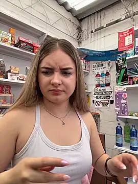 imlindapink online show from March 31, 3:56 pm