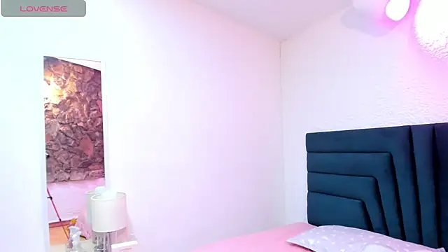 LisaWhite  online show from December 2, 3:26 am