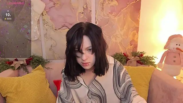 fiamoory online show from December 23, 2:56 am
