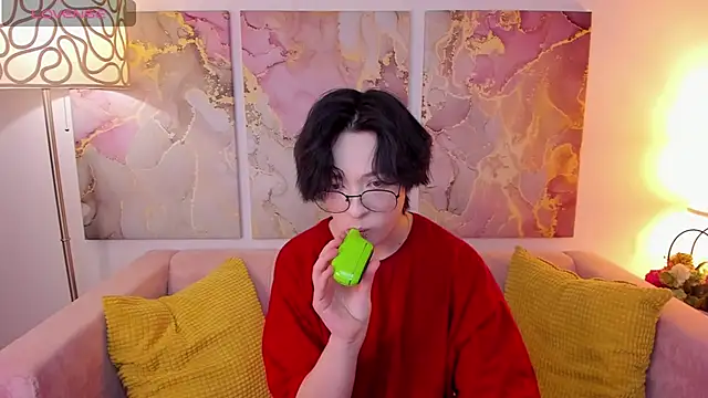 fiamoory online show from February 8, 7:26 am
