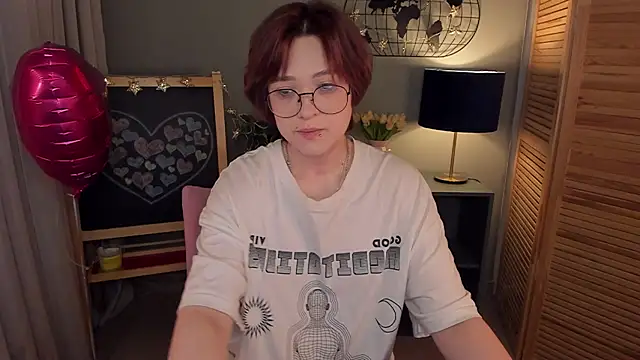 fiamoory online show from February 19, 7:39 am