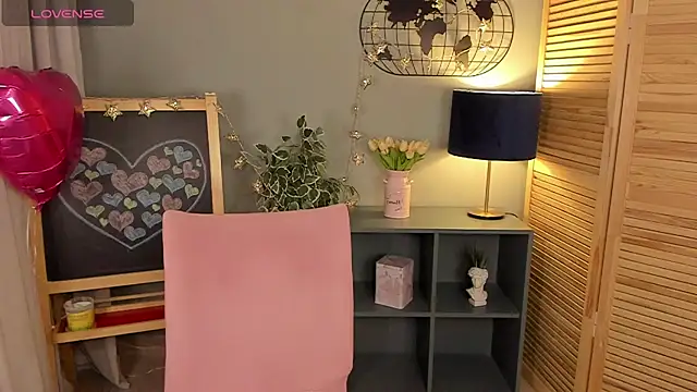 fiamoory online show from March 1, 7:19 am